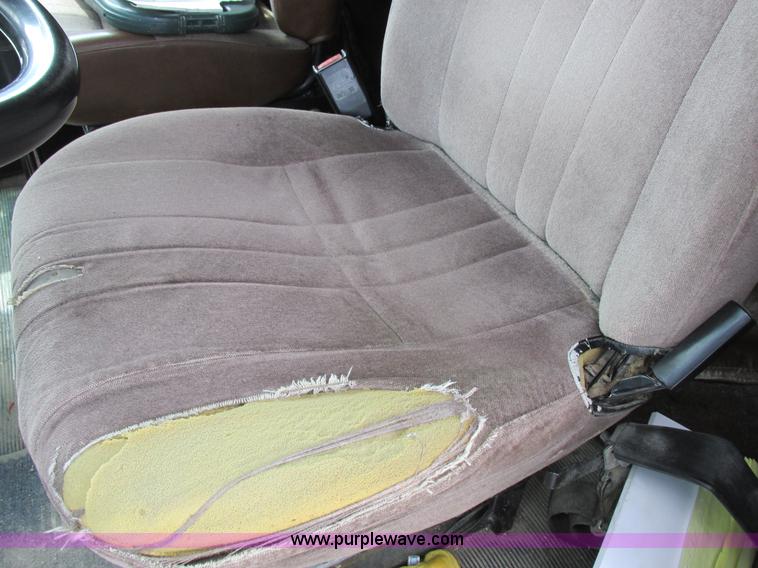 image for item K2150 1999 Kenworth T600B semi truck