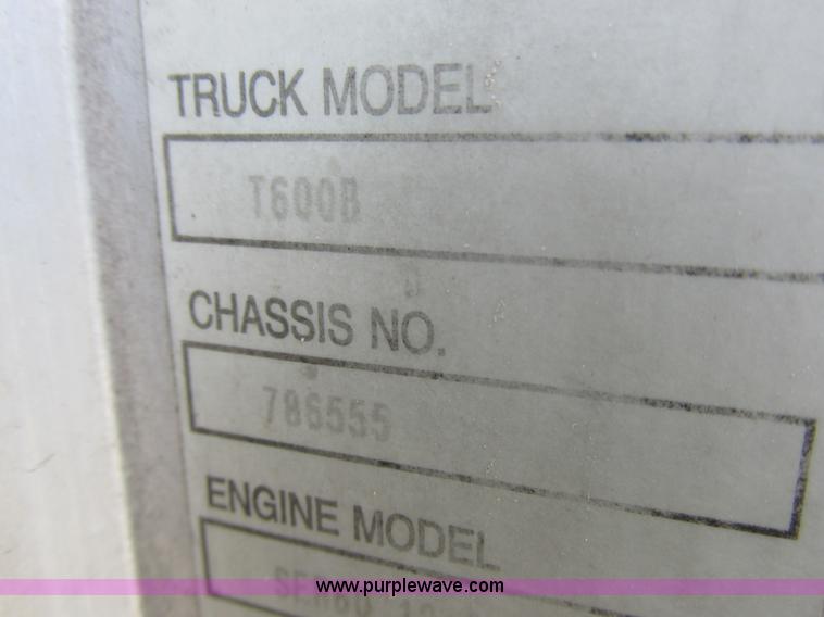 image for item K2150 1999 Kenworth T600B semi truck