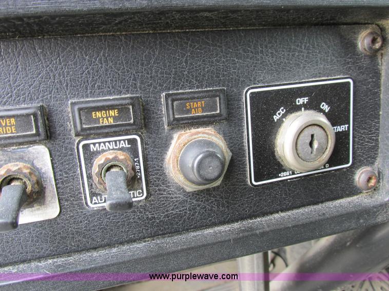 image for item K2150 1999 Kenworth T600B semi truck