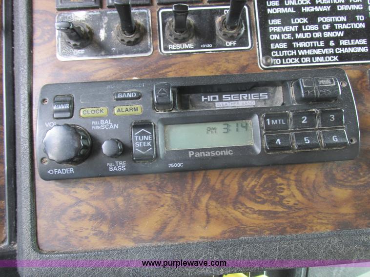 image for item K2150 1999 Kenworth T600B semi truck