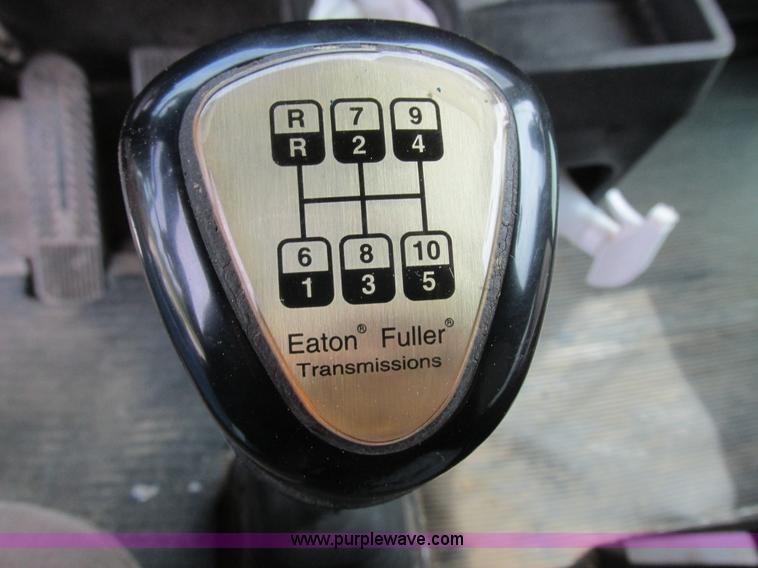 image for item K2150 1999 Kenworth T600B semi truck