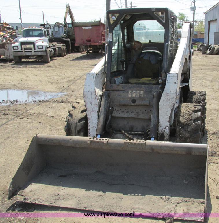 image for item K5039 2002 Bobcat S250 skid steer