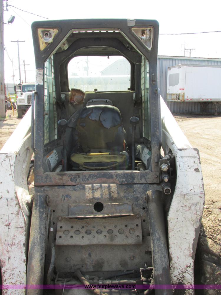 image for item K5039 2002 Bobcat S250 skid steer