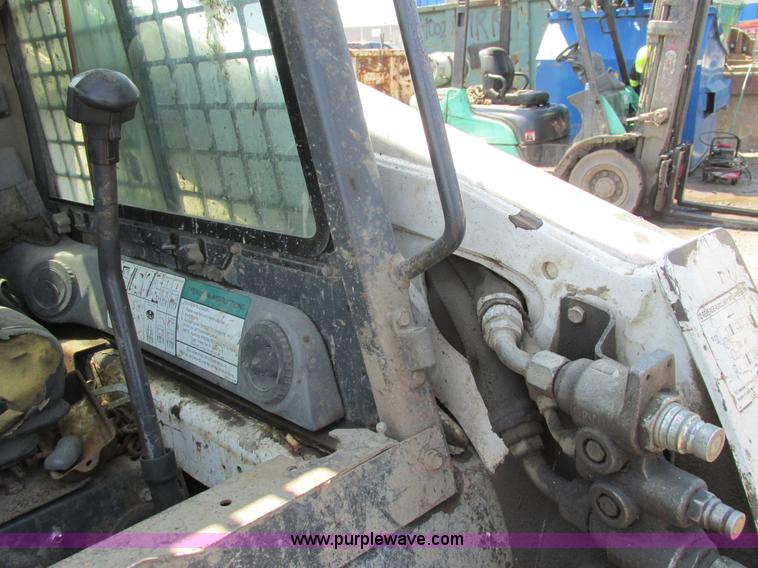 image for item K5039 2002 Bobcat S250 skid steer