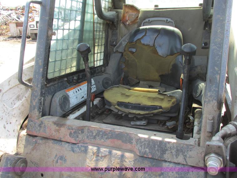 image for item K5039 2002 Bobcat S250 skid steer