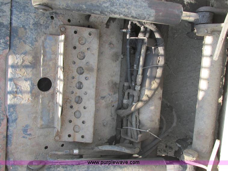 image for item K5039 2002 Bobcat S250 skid steer