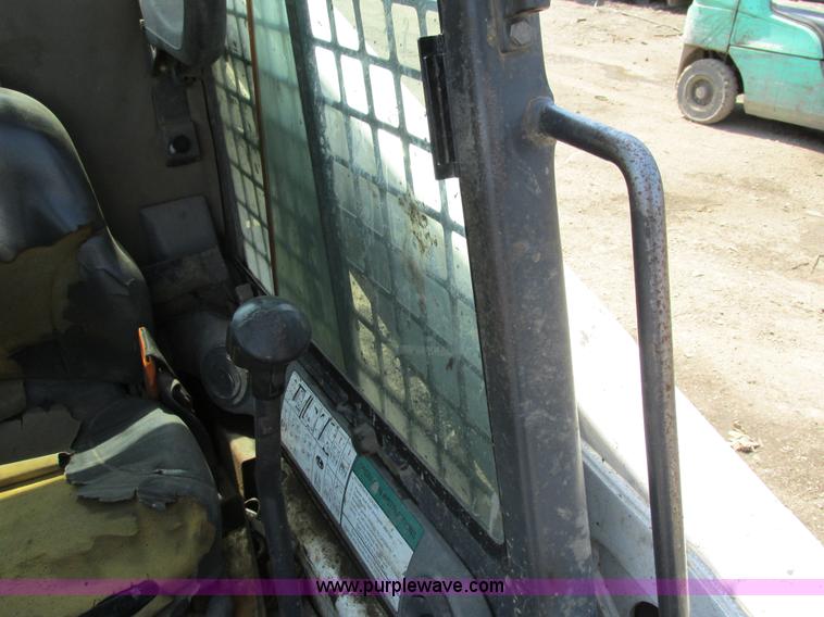 image for item K5039 2002 Bobcat S250 skid steer