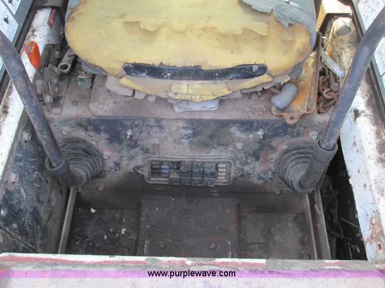 image for item K5039 2002 Bobcat S250 skid steer