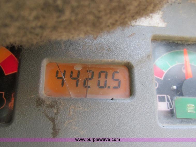 image for item K5039 2002 Bobcat S250 skid steer