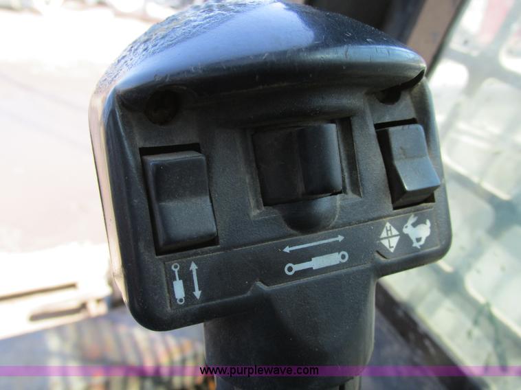 image for item K5039 2002 Bobcat S250 skid steer