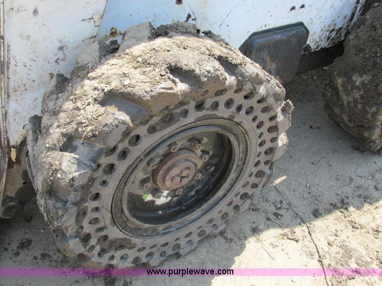 image for item K5039 2002 Bobcat S250 skid steer