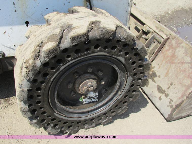 image for item K5039 2002 Bobcat S250 skid steer