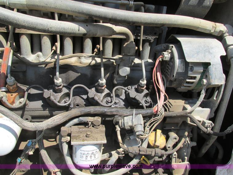 image for item K5039 2002 Bobcat S250 skid steer