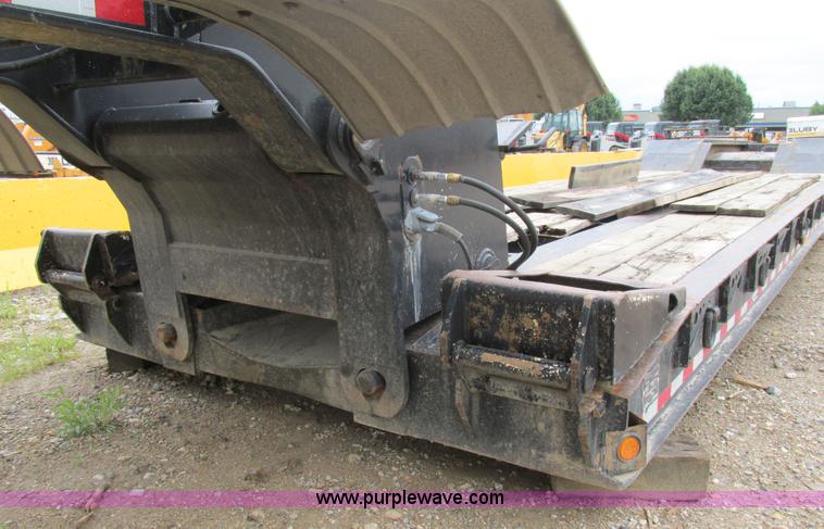 image for item K5058 2003 Eager Beaver 50GSL/3 equipment trailer