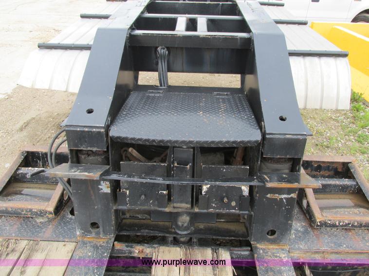 image for item K5058 2003 Eager Beaver 50GSL/3 equipment trailer