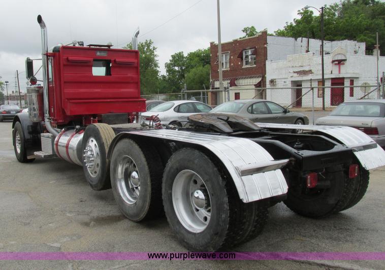 image for item K5081 1995 Peterbilt 379 tri axle semi truck