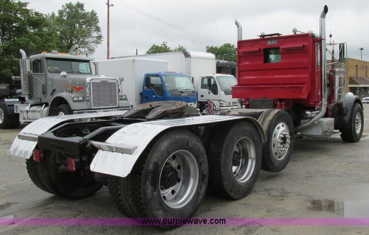 image for item K5081 1995 Peterbilt 379 tri axle semi truck