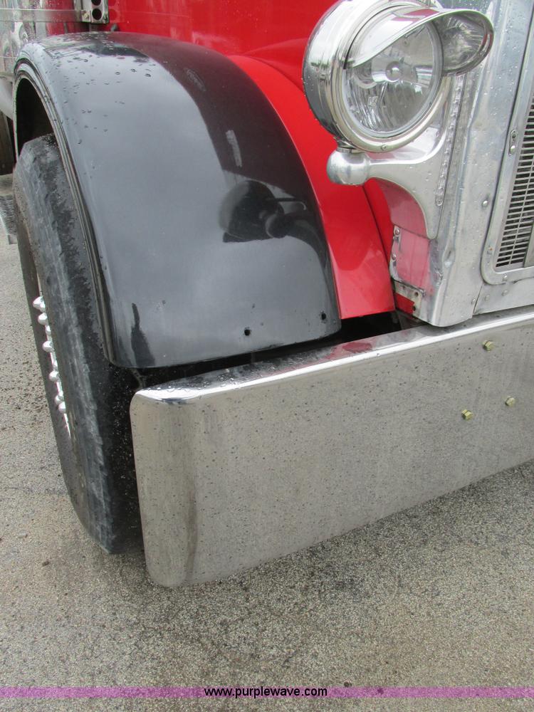 image for item K5081 1995 Peterbilt 379 tri axle semi truck