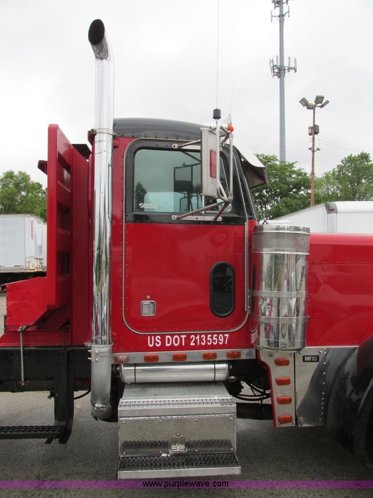 image for item K5081 1995 Peterbilt 379 tri axle semi truck