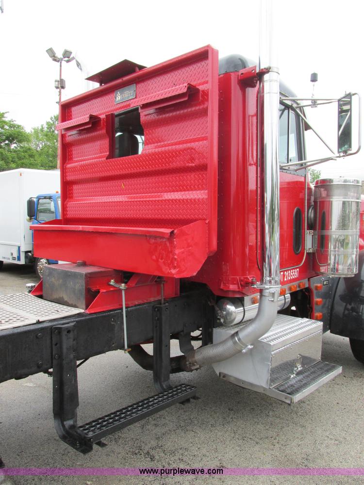 image for item K5081 1995 Peterbilt 379 tri axle semi truck