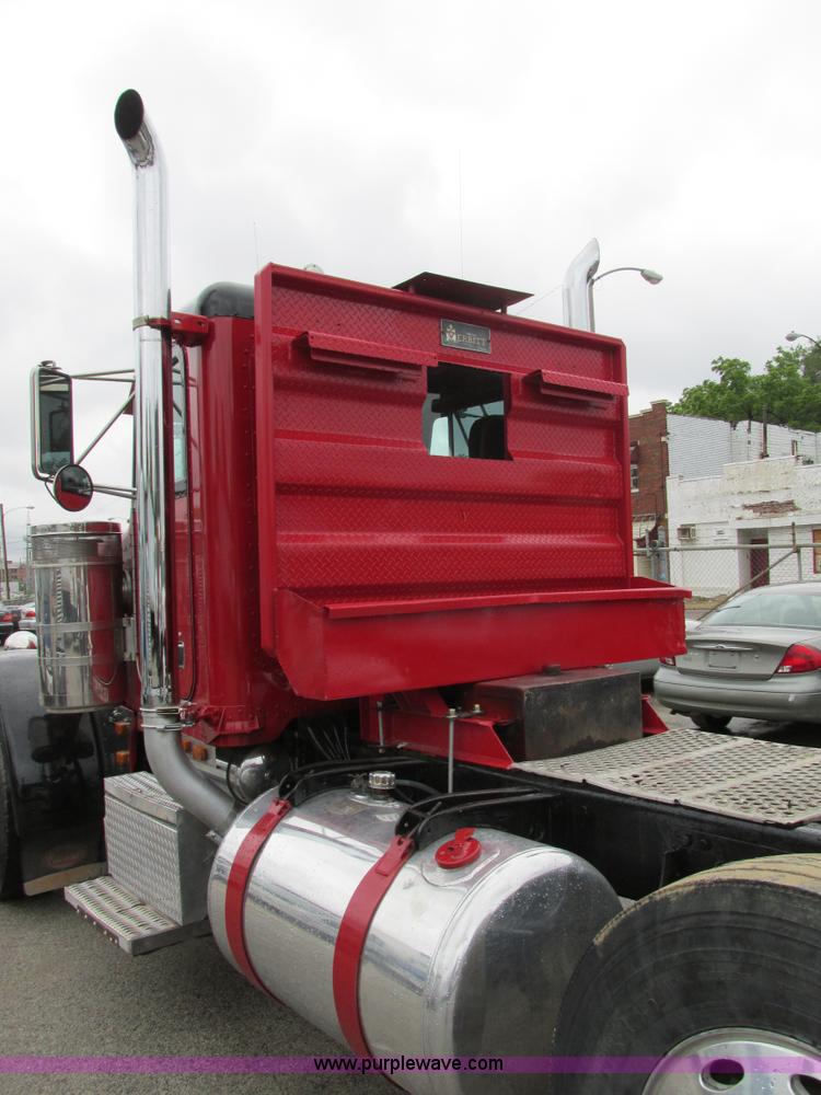 image for item K5081 1995 Peterbilt 379 tri axle semi truck