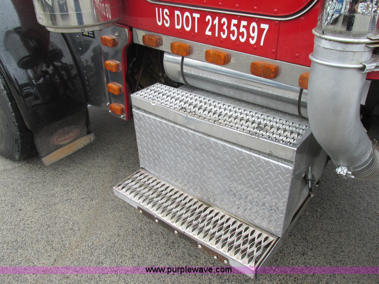 image for item K5081 1995 Peterbilt 379 tri axle semi truck