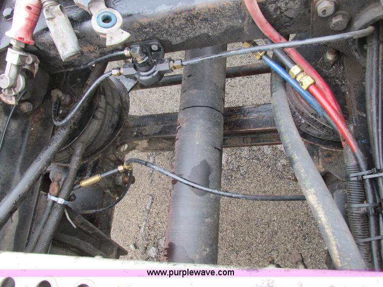 image for item K5081 1995 Peterbilt 379 tri axle semi truck