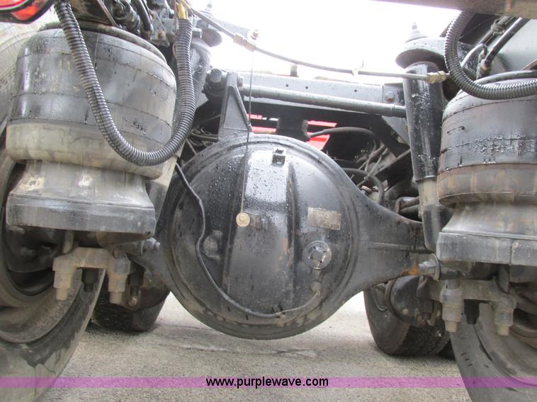 image for item K5081 1995 Peterbilt 379 tri axle semi truck