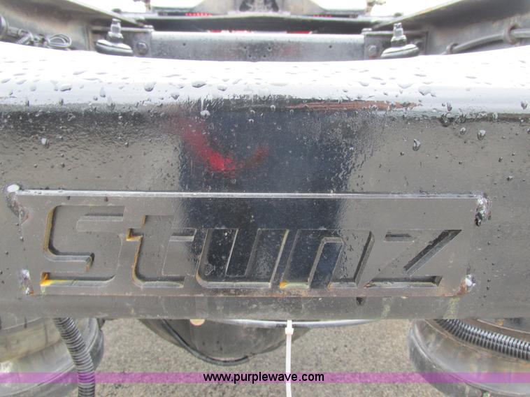 image for item K5081 1995 Peterbilt 379 tri axle semi truck