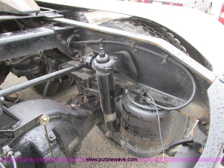 image for item K5081 1995 Peterbilt 379 tri axle semi truck