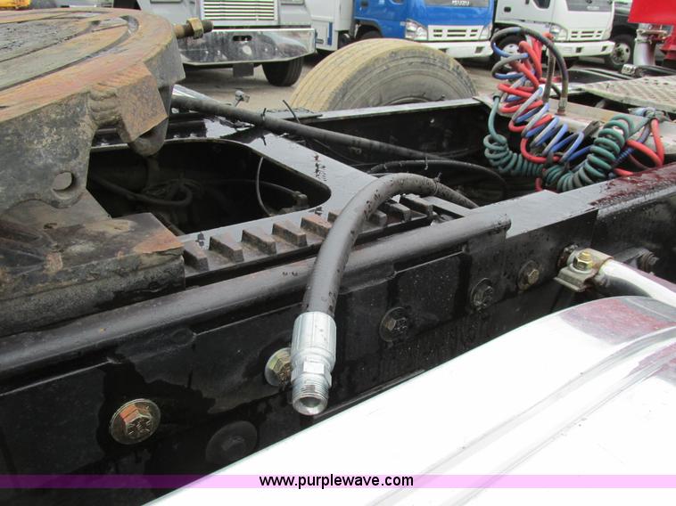 image for item K5081 1995 Peterbilt 379 tri axle semi truck