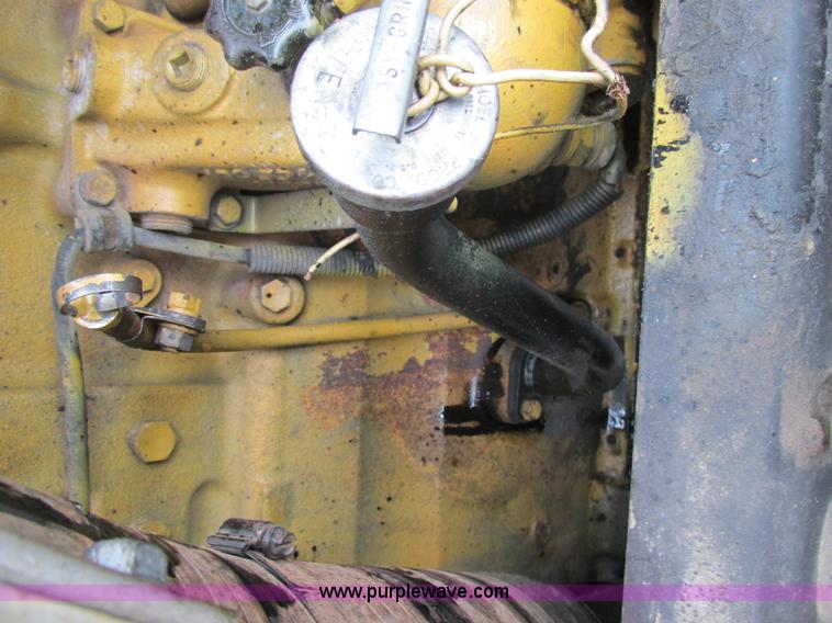 image for item K5081 1995 Peterbilt 379 tri axle semi truck