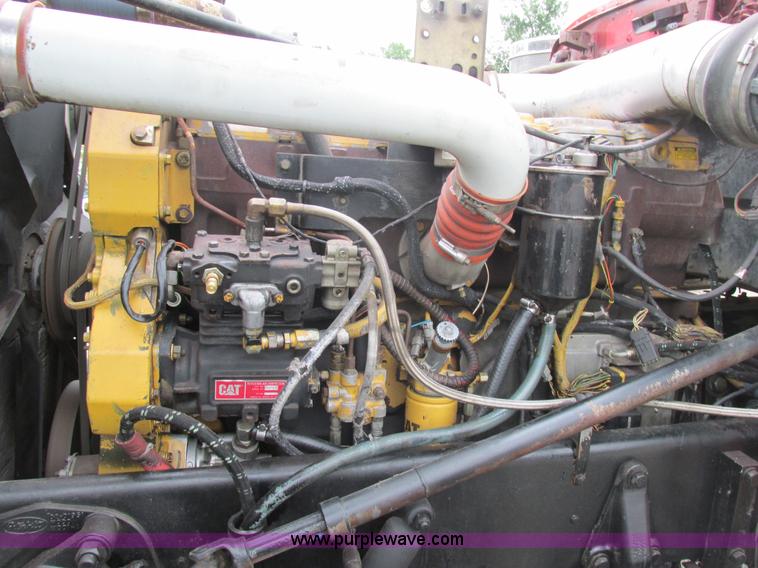 image for item K5081 1995 Peterbilt 379 tri axle semi truck