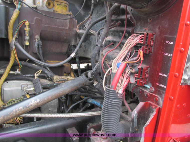 image for item K5081 1995 Peterbilt 379 tri axle semi truck