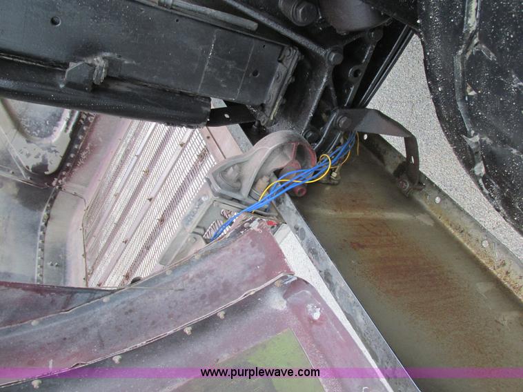 image for item K5081 1995 Peterbilt 379 tri axle semi truck