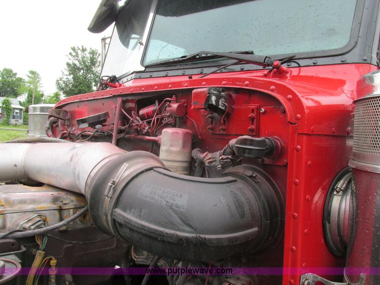 image for item K5081 1995 Peterbilt 379 tri axle semi truck