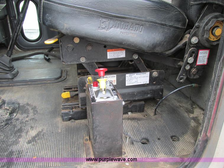 image for item K5081 1995 Peterbilt 379 tri axle semi truck