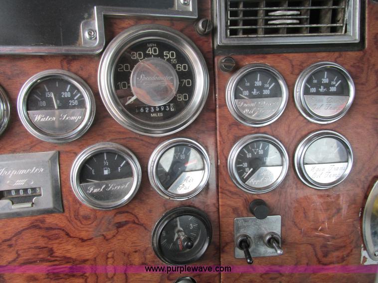 image for item K5081 1995 Peterbilt 379 tri axle semi truck