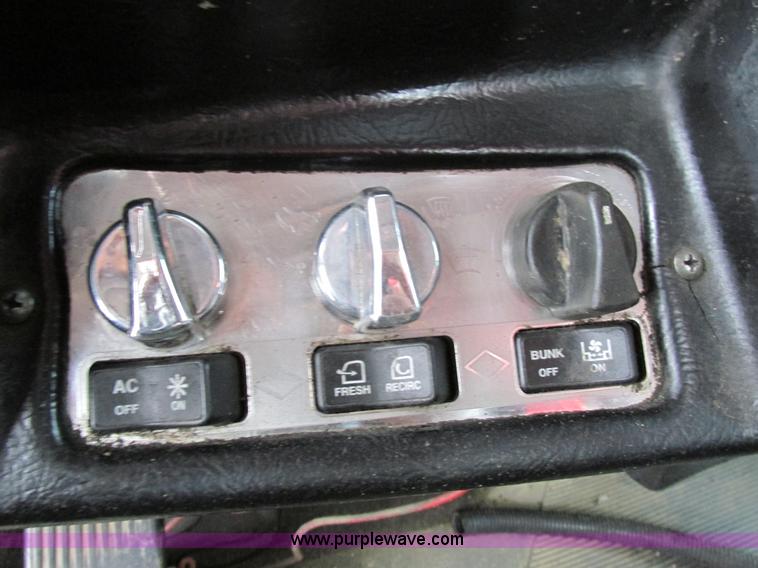 image for item K5081 1995 Peterbilt 379 tri axle semi truck