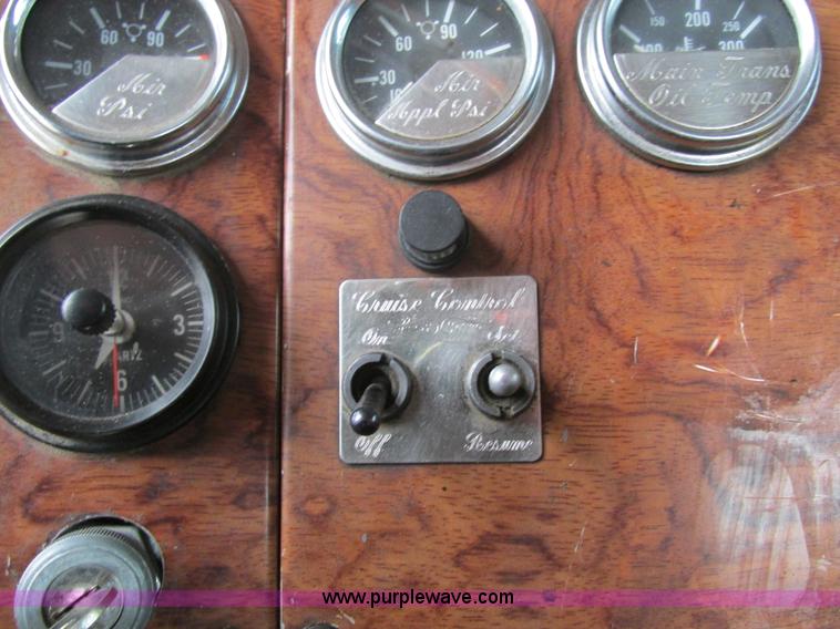 image for item K5081 1995 Peterbilt 379 tri axle semi truck