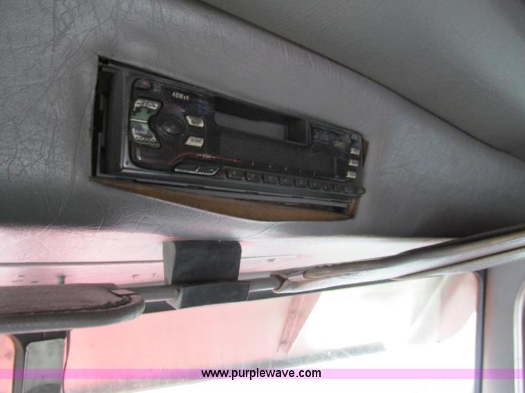 image for item K5081 1995 Peterbilt 379 tri axle semi truck