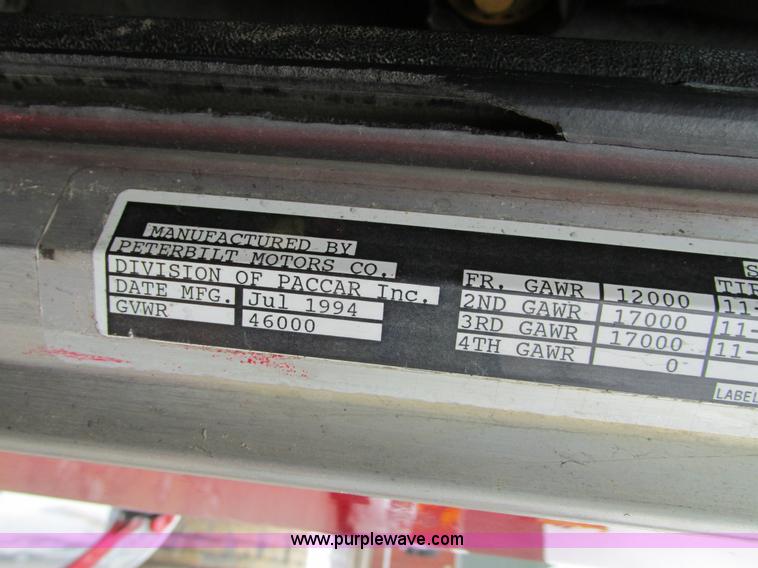 image for item K5081 1995 Peterbilt 379 tri axle semi truck