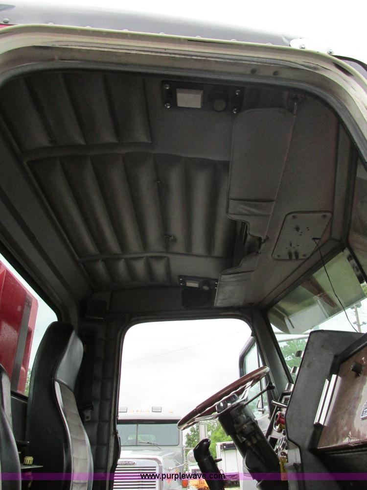 image for item K5081 1995 Peterbilt 379 tri axle semi truck