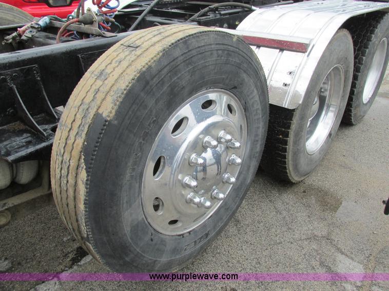 image for item K5081 1995 Peterbilt 379 tri axle semi truck