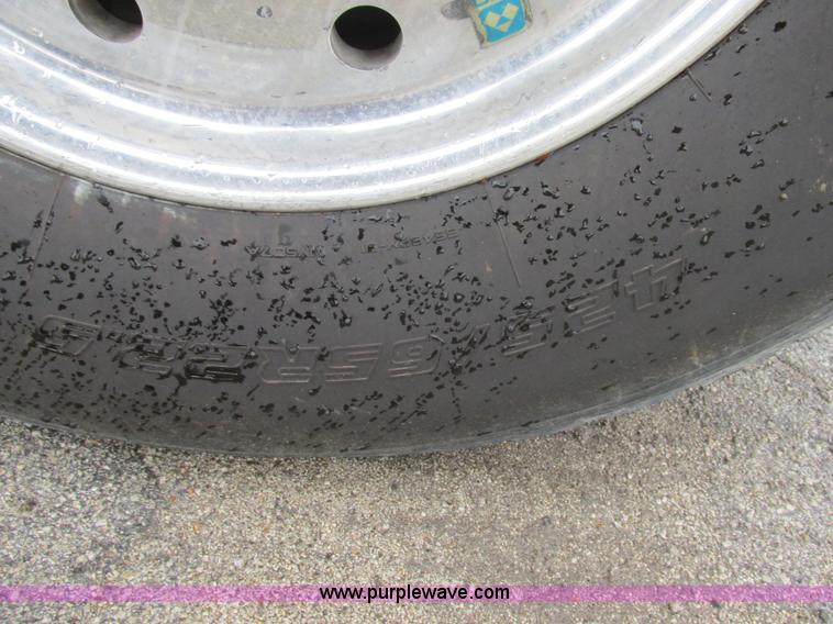 image for item K5081 1995 Peterbilt 379 tri axle semi truck