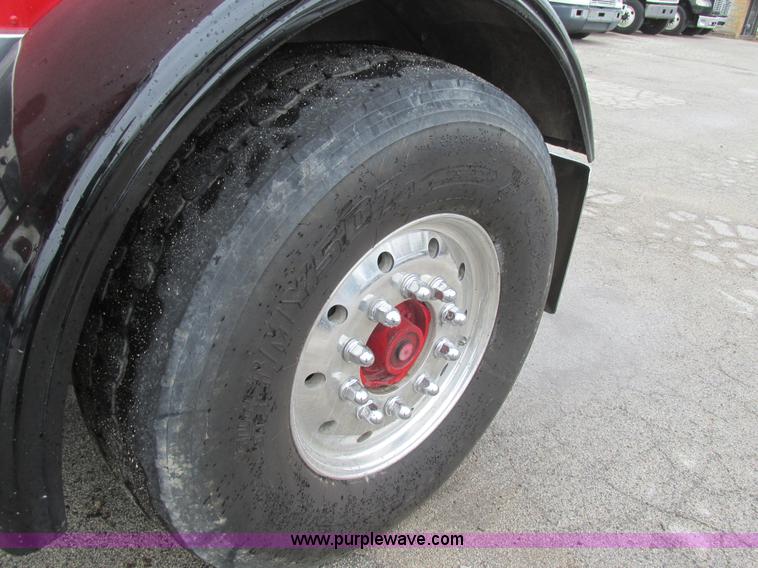 image for item K5081 1995 Peterbilt 379 tri axle semi truck