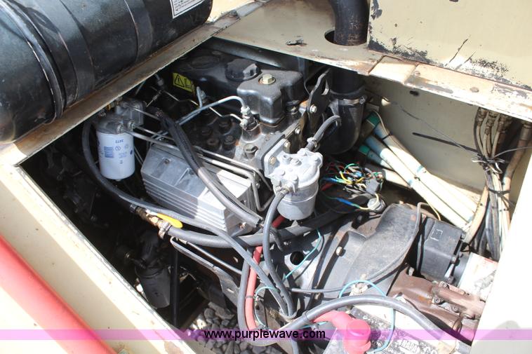 image for item K6886 1998 Ingersoll Rand VR90C telehandler