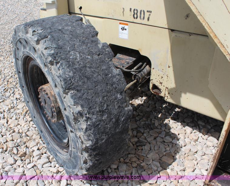 image for item K6886 1998 Ingersoll Rand VR90C telehandler
