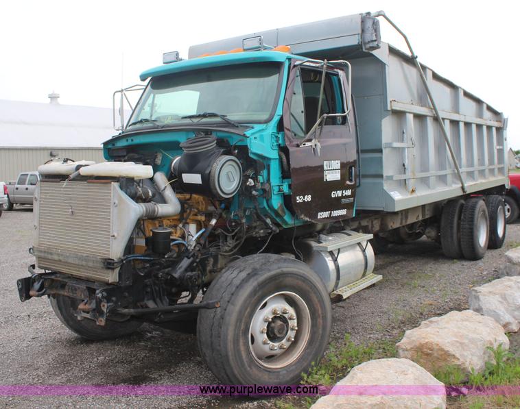 image for item K6902 2001 Sterling L9500 dump truck