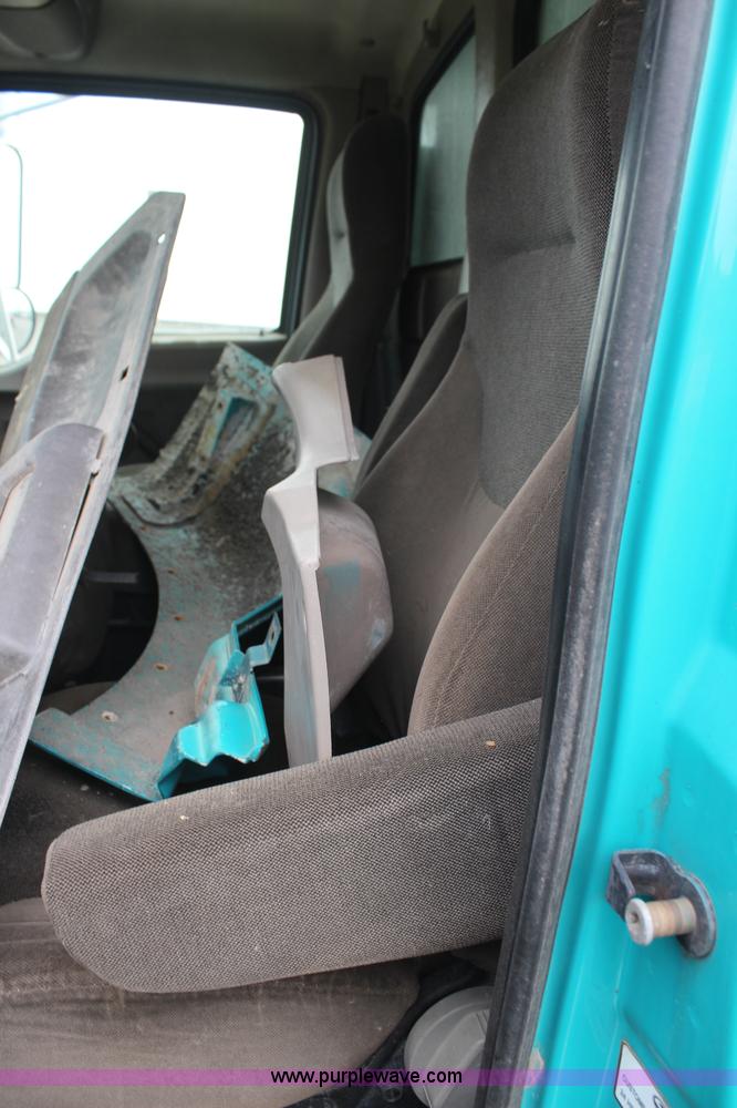 image for item K6902 2001 Sterling L9500 dump truck